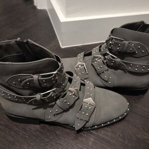 Forever 21 Gray Ankle Booties with Suede Finish